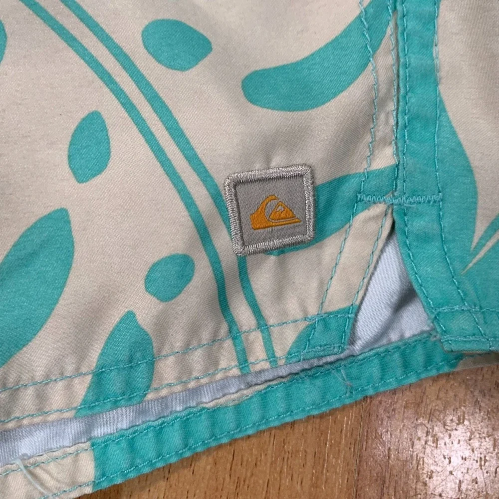 Quiksilver Waterman Board Shorts Mens Extra Large Green Floral Drawstring Beach